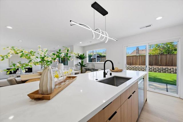 10305 Norwich Avenue, Cupertino, CA 95014