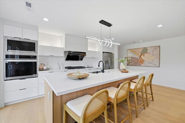 10305 Norwich Avenue, Cupertino, CA 95014