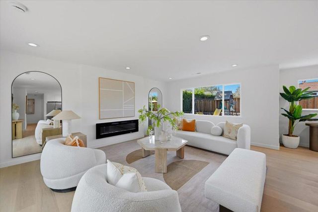 10305 Norwich Avenue, Cupertino, CA 95014