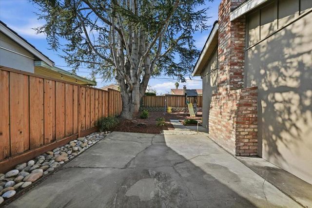 10305 Norwich Avenue, Cupertino, CA 95014