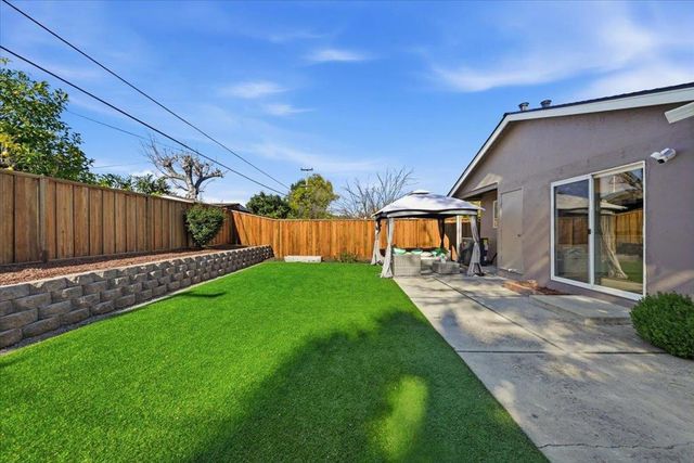 10305 Norwich Avenue, Cupertino, CA 95014