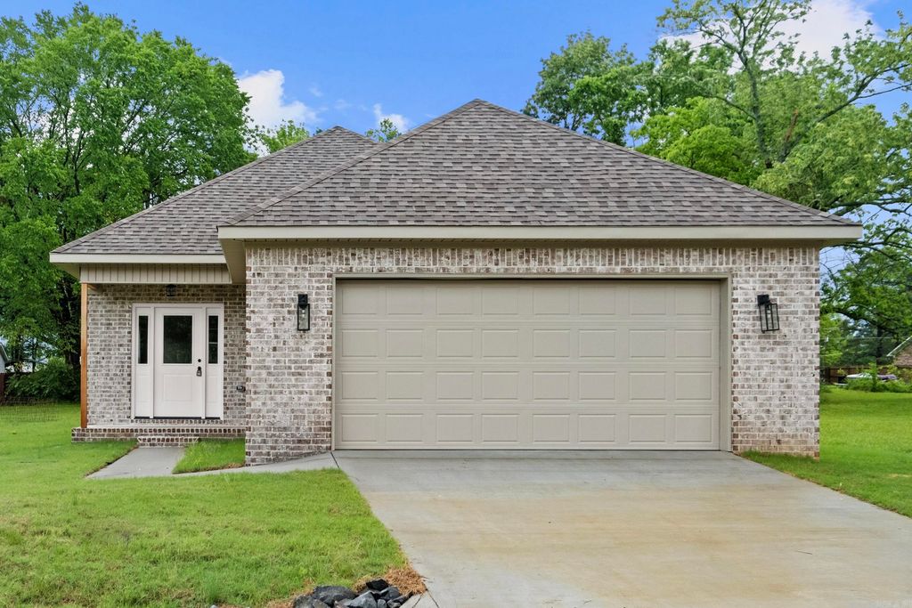 22 Ledrick Circle, Mayflower, AR 72106