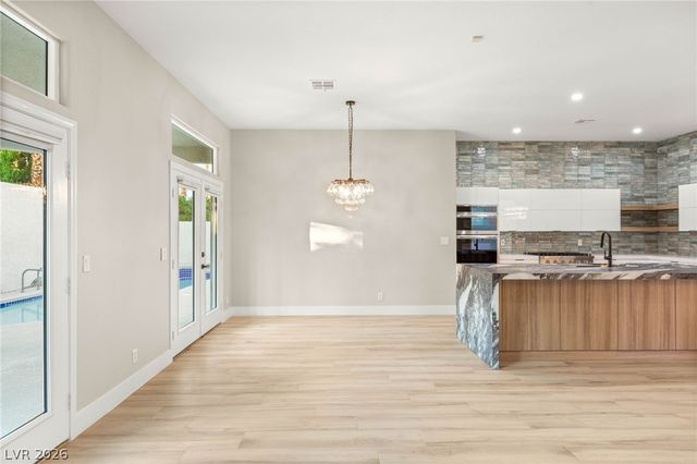 1605 Shadow Rock Drive, Las Vegas, NV 89117