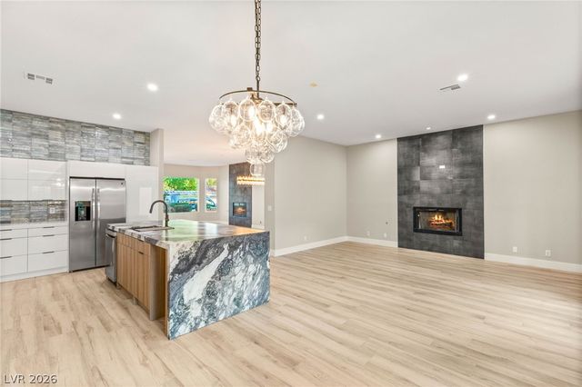 1605 Shadow Rock Drive, Las Vegas, NV 89117