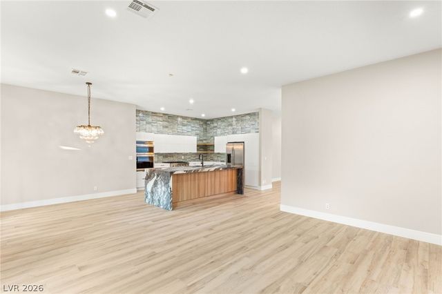 1605 Shadow Rock Drive, Las Vegas, NV 89117