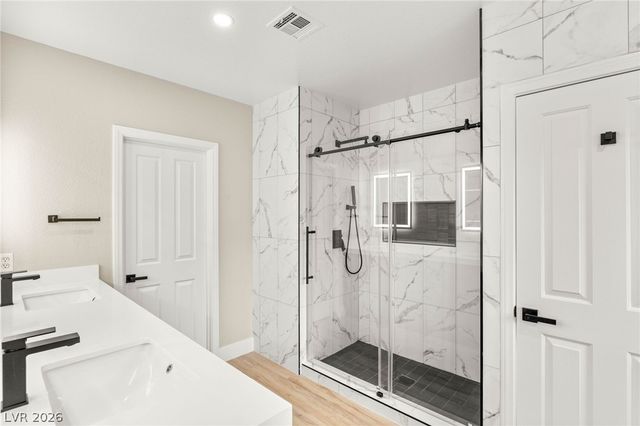 1605 Shadow Rock Drive, Las Vegas, NV 89117