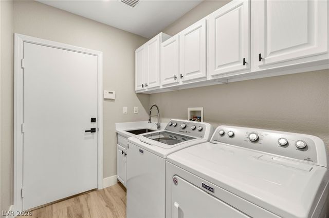 1605 Shadow Rock Drive, Las Vegas, NV 89117