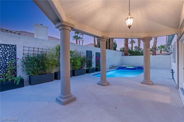 1605 Shadow Rock Drive, Las Vegas, NV 89117