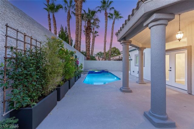 1605 Shadow Rock Drive, Las Vegas, NV 89117