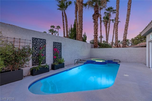 1605 Shadow Rock Drive, Las Vegas, NV 89117