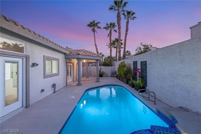 1605 Shadow Rock Drive, Las Vegas, NV 89117