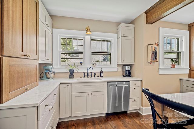 75 Lakewood Drive, Asheville, NC 28803