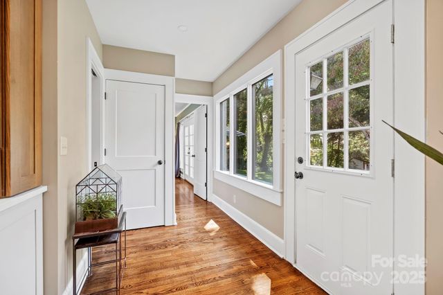 75 Lakewood Drive, Asheville, NC 28803