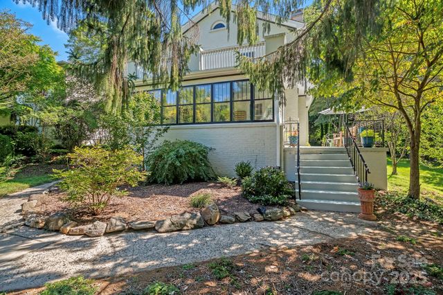 75 Lakewood Drive, Asheville, NC 28803