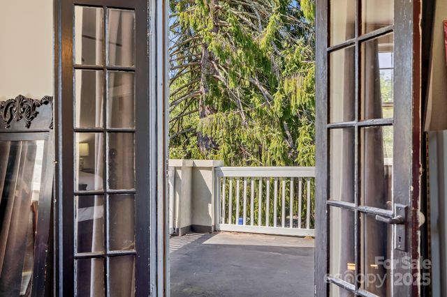 75 Lakewood Drive, Asheville, NC 28803