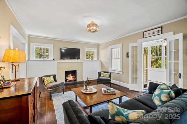 75 Lakewood Drive, Asheville, NC 28803