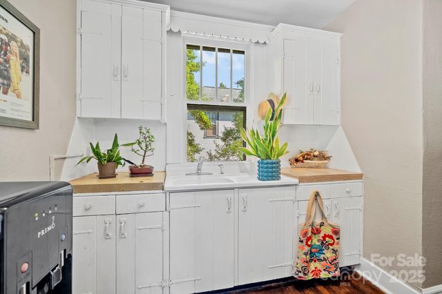 75 Lakewood Drive, Asheville, NC 28803