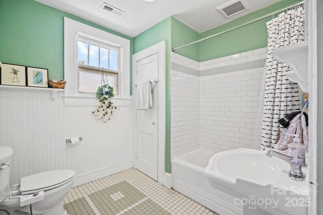 75 Lakewood Drive, Asheville, NC 28803