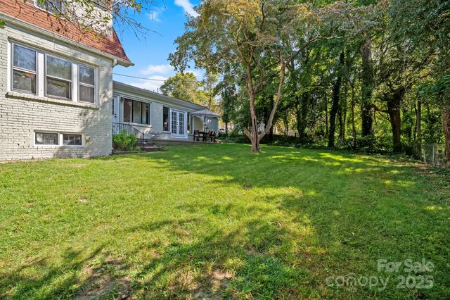 75 Lakewood Drive, Asheville, NC 28803