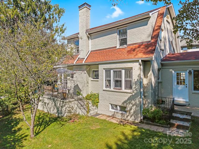 75 Lakewood Drive, Asheville, NC 28803