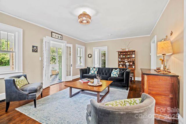 75 Lakewood Drive, Asheville, NC 28803