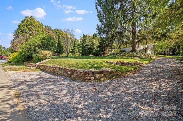 75 Lakewood Drive, Asheville, NC 28803