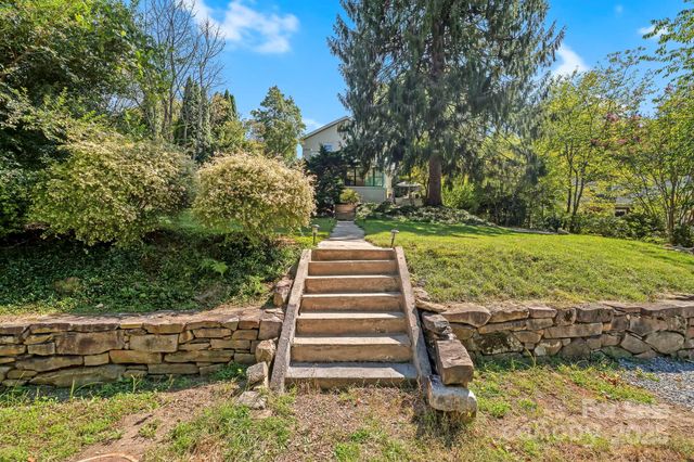 75 Lakewood Drive, Asheville, NC 28803