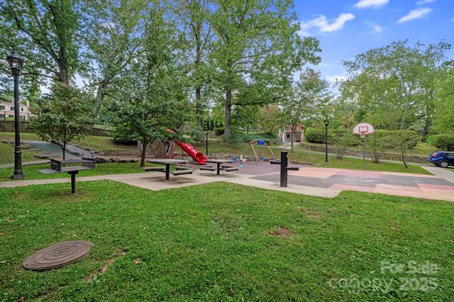 75 Lakewood Drive, Asheville, NC 28803