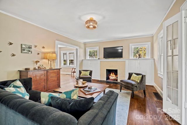 75 Lakewood Drive, Asheville, NC 28803