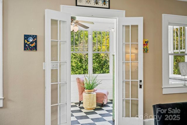 75 Lakewood Drive, Asheville, NC 28803