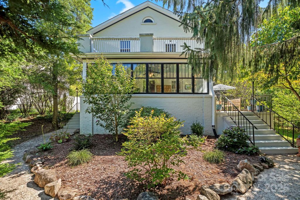 75 Lakewood Drive, Asheville, NC 28803