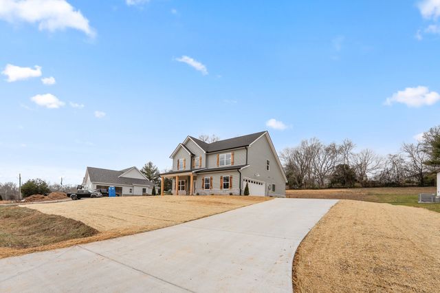 288 Woodland Creek Dr, Mcminnville, TN 37110