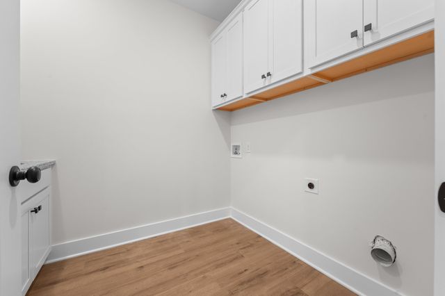 288 Woodland Creek Dr, Mcminnville, TN 37110