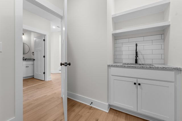 288 Woodland Creek Dr, Mcminnville, TN 37110