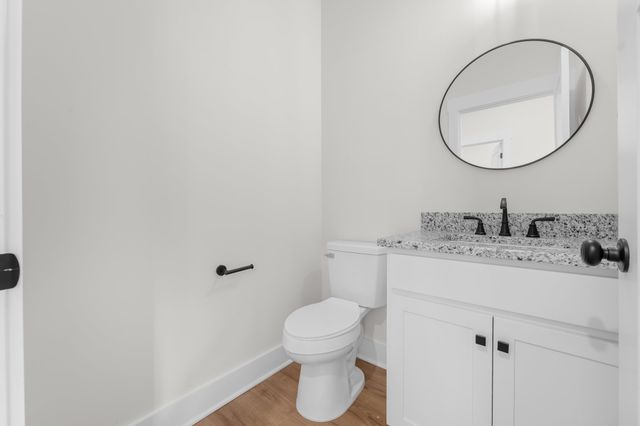 288 Woodland Creek Dr, Mcminnville, TN 37110