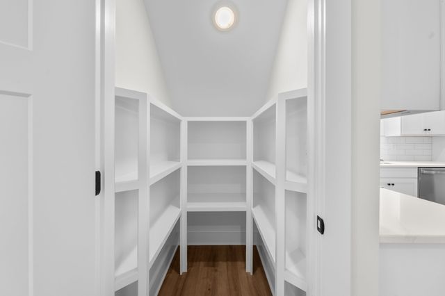 288 Woodland Creek Dr, Mcminnville, TN 37110