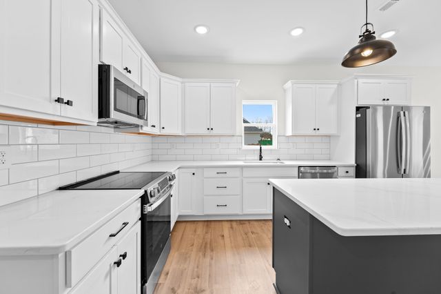 288 Woodland Creek Dr, Mcminnville, TN 37110