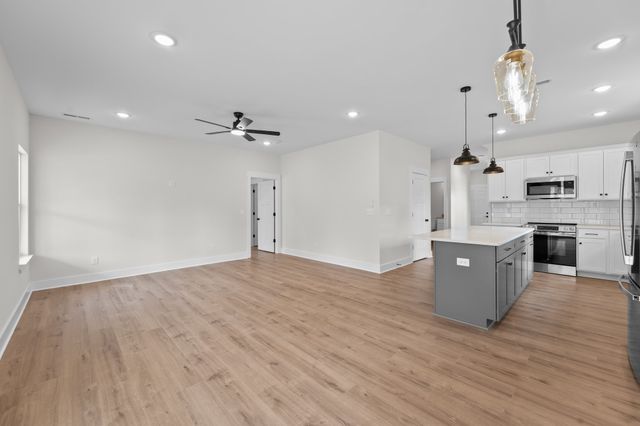 288 Woodland Creek Dr, Mcminnville, TN 37110