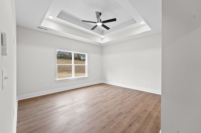 288 Woodland Creek Dr, Mcminnville, TN 37110