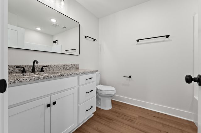 288 Woodland Creek Dr, Mcminnville, TN 37110