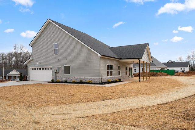 288 Woodland Creek Dr, Mcminnville, TN 37110