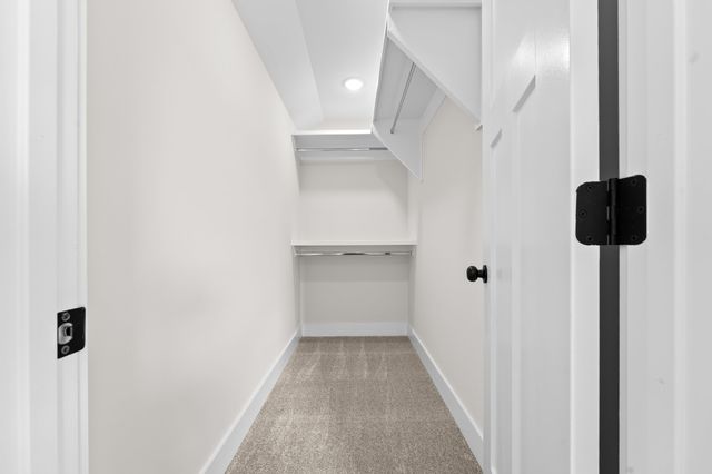 288 Woodland Creek Dr, Mcminnville, TN 37110