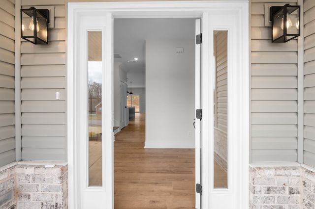 288 Woodland Creek Dr, Mcminnville, TN 37110