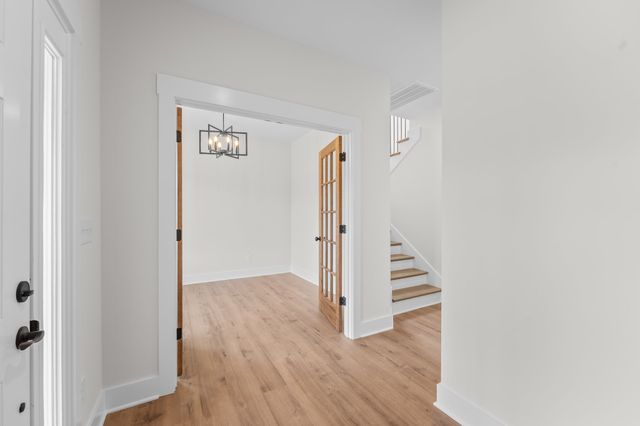 288 Woodland Creek Dr, Mcminnville, TN 37110