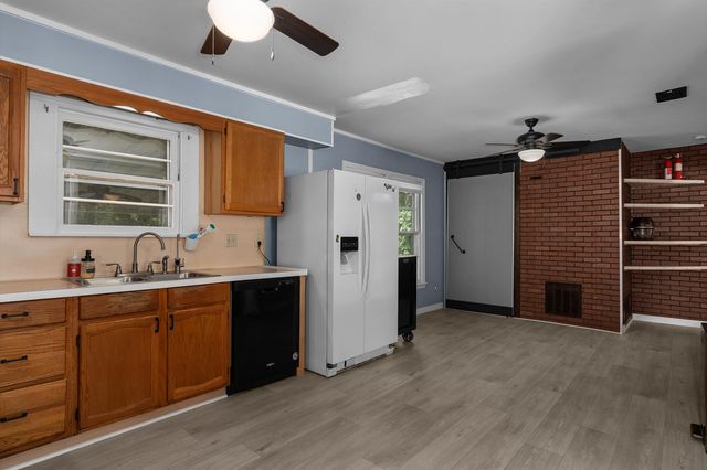 403 Benita Dr, Marshall, TX 75672