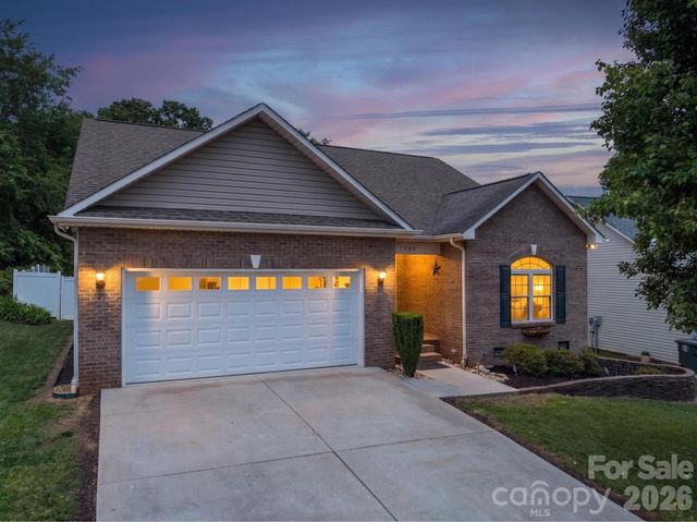 1590 Mayfair Drive, Conover, NC 28613