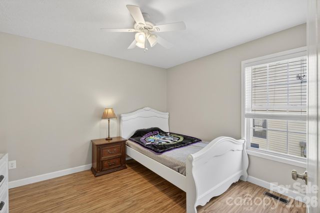 1590 Mayfair Drive, Conover, NC 28613