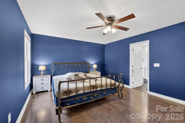 1590 Mayfair Drive, Conover, NC 28613