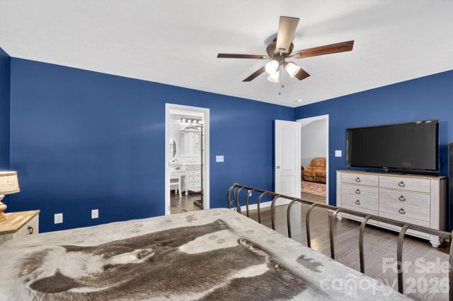 1590 Mayfair Drive, Conover, NC 28613