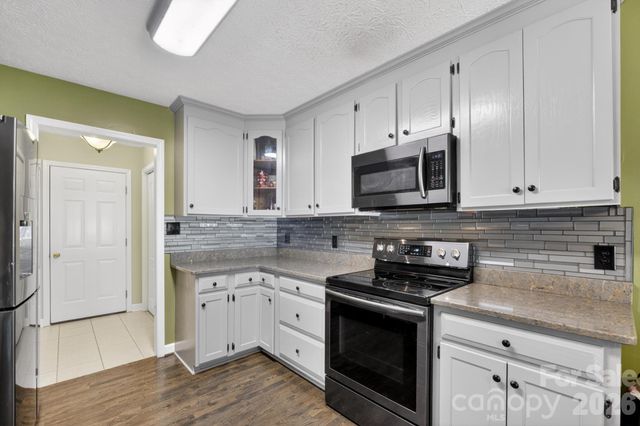 1590 Mayfair Drive, Conover, NC 28613